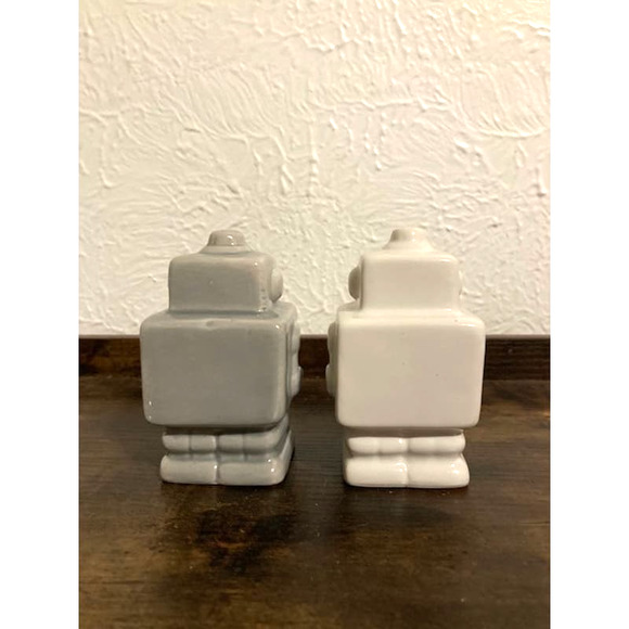 Retro Gray & White Ceramic Robot Figurines - Robot Couple - Picture 7 of 7